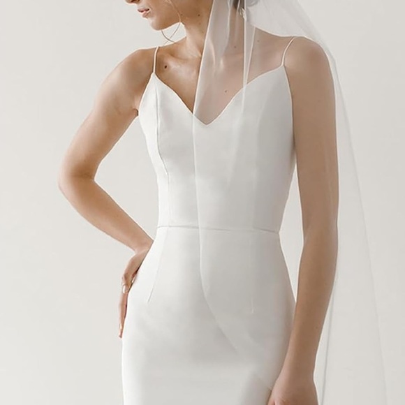 Accessories - Simple Classic Wedding Veil with Comb – 47” (120 cm) Soft Tulle Bridal Veil